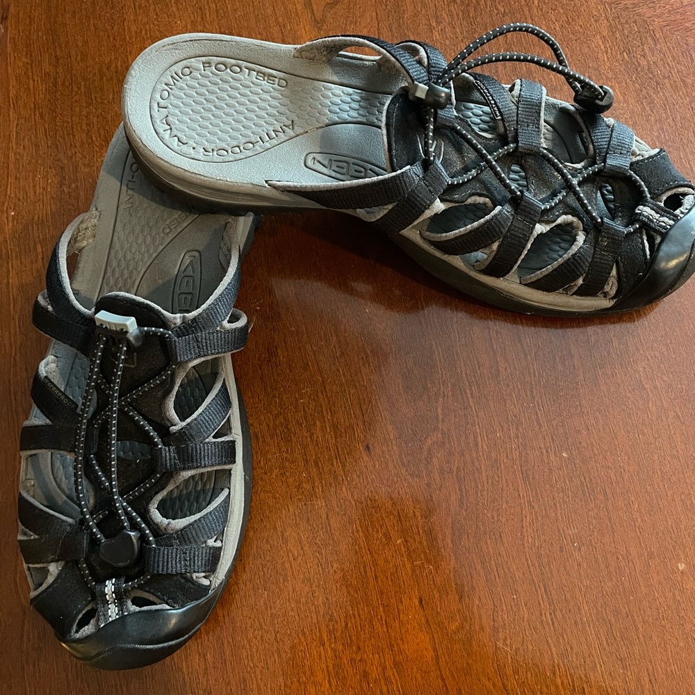 Keen sandals, size 7